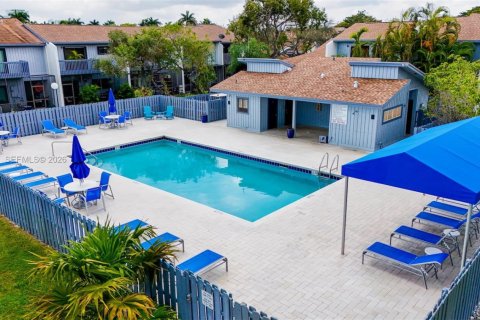 Commercial property in Hollywood, Florida 1 bedroom, 119.1 sq.m. № 2049888 - photo 23