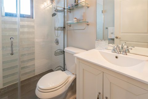 Commercial property in Hollywood, Florida 1 bedroom, 119.1 sq.m. № 2049888 - photo 8