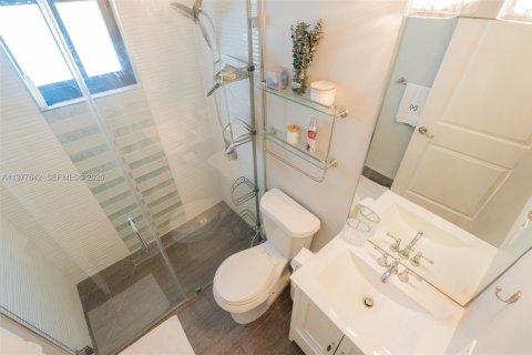 Commercial property in Hollywood, Florida 1 bedroom, 119.1 sq.m. № 2049888 - photo 9