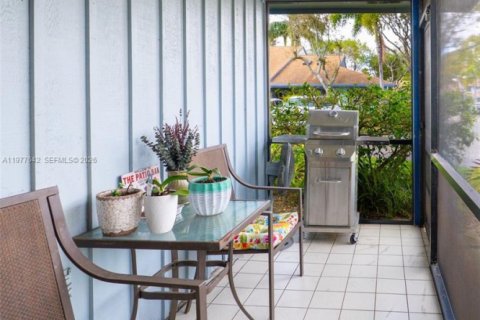 Commercial property in Hollywood, Florida 1 bedroom, 119.1 sq.m. № 2049888 - photo 16