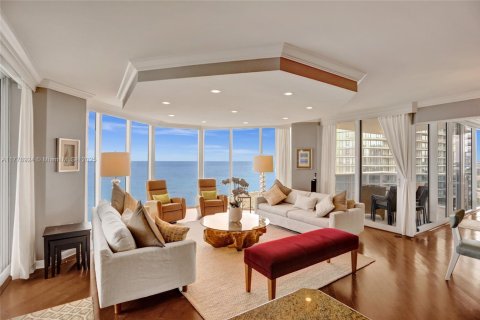 Condo in Sunny Isles Beach, Florida, 3 bedrooms № 1862421 - photo 5