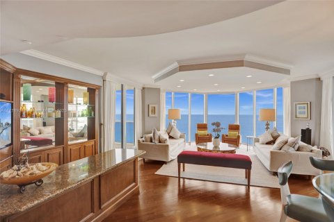Condo in Sunny Isles Beach, Florida, 3 bedrooms № 1862421 - photo 15