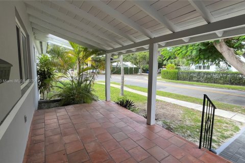 Casa en venta en Miami, Florida, 4 dormitorios, 181.44 m2 № 1966005 - foto 6