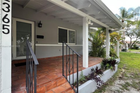 Casa en venta en Miami, Florida, 4 dormitorios, 181.44 m2 № 1966005 - foto 5