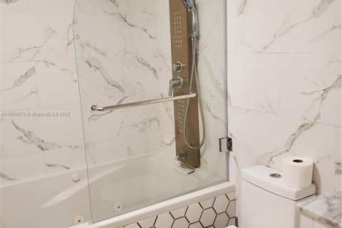 Condominio en venta en Sunny Isles Beach, Florida, 1 dormitorio, 93.37 m2 № 1951279 - foto 9