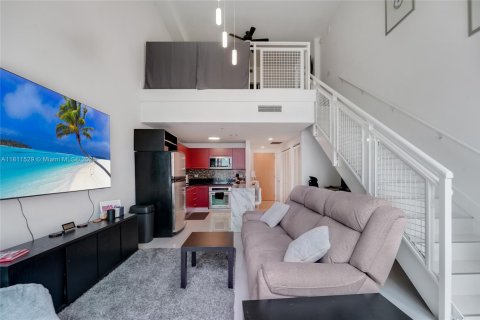 Condo in Miami, Florida, 1 bedroom № 2194093 - photo 7