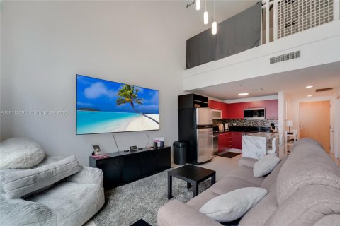 Condo in Miami, Florida, 1 bedroom № 2194093 - photo 5