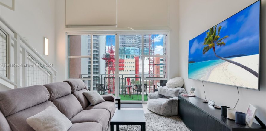 Condo in Miami, Florida, 1 bedroom № 2194093