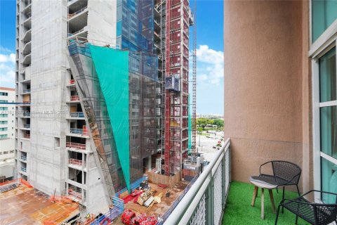 Condo in Miami, Florida, 1 bedroom № 2194093 - photo 14