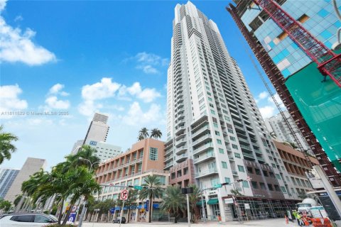 Condo in Miami, Florida, 1 bedroom № 2194093 - photo 15