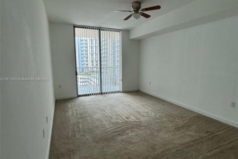 Apartamento en alquiler en Hollywood, Florida, 1 dormitorio, 96.15 m2 № 1977659 - foto 5