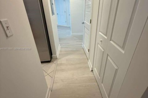 Apartamento en alquiler en Hollywood, Florida, 1 dormitorio, 96.15 m2 № 1977659 - foto 10