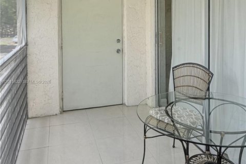 Condo in Margate, Florida, 2 bedrooms  № 2075794 - photo 20