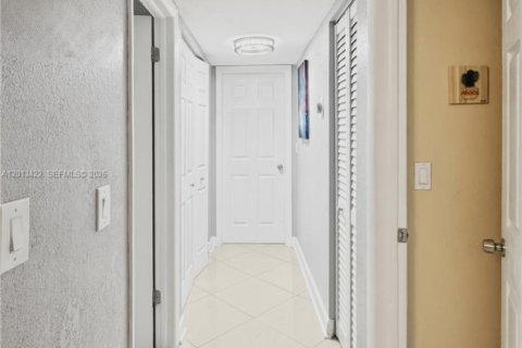 Condo in Margate, Florida, 2 bedrooms  № 2075794 - photo 14