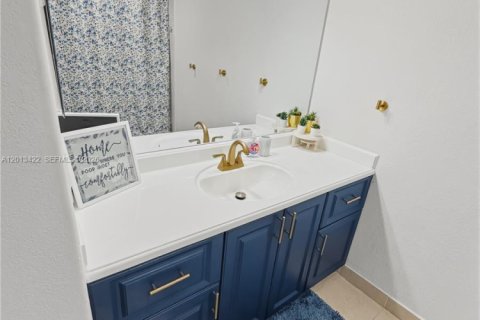 Condo in Margate, Florida, 2 bedrooms  № 2075794 - photo 16