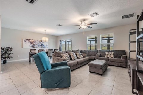 Casa en venta en Wesley Chapel, Florida, 6 dormitorios, 308.99 m2 № 1903957 - foto 15
