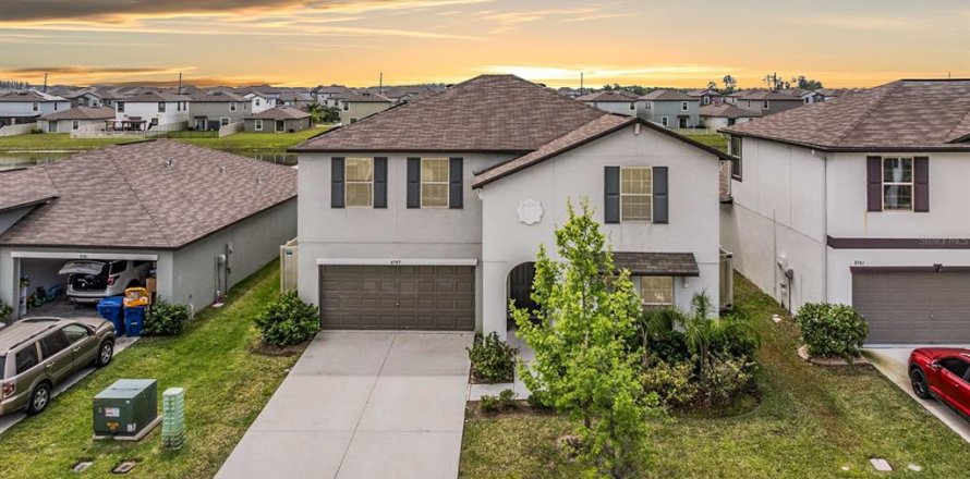 Casa en Wesley Chapel, Florida 6 dormitorios, 308.99 m2 № 1903957