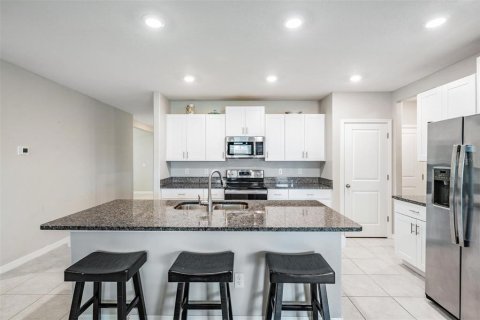 Casa en venta en Wesley Chapel, Florida, 6 dormitorios, 308.99 m2 № 1903957 - foto 10