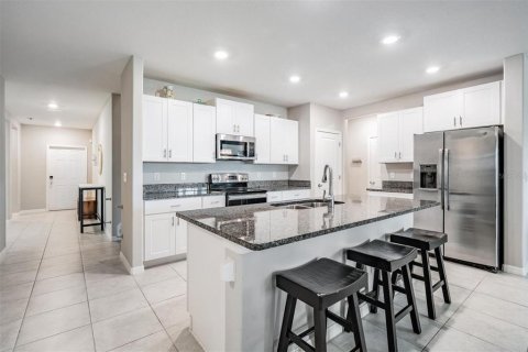 Casa en venta en Wesley Chapel, Florida, 6 dormitorios, 308.99 m2 № 1903957 - foto 9