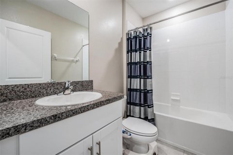 Casa en venta en Wesley Chapel, Florida, 6 dormitorios, 308.99 m2 № 1903957 - foto 21