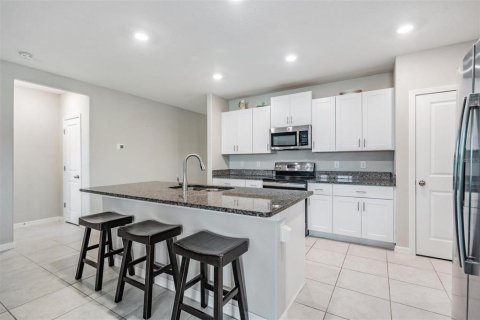 Casa en venta en Wesley Chapel, Florida, 6 dormitorios, 308.99 m2 № 1903957 - foto 11