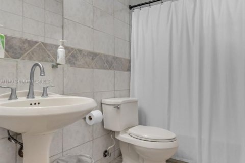 Купить кондоминиум в Майами, Флорида 3 спальни, 88.44м2, № 1832476 - фото 11