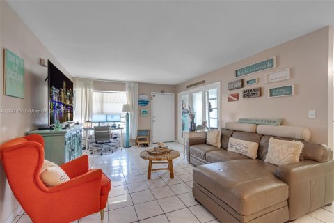 Купить кондоминиум в Майами, Флорида 3 спальни, 88.44м2, № 1832476 - фото 5