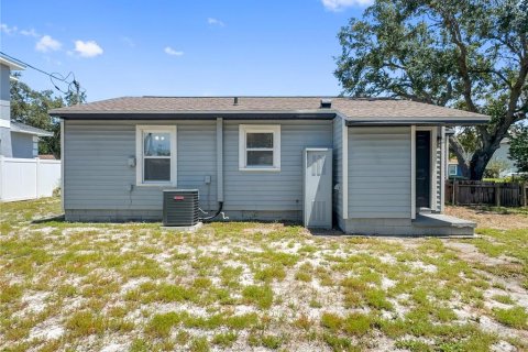 Villa ou maison à louer à Tampa, Floride: 3 chambres, 83.61 m2 № 2425799 - photo 15
