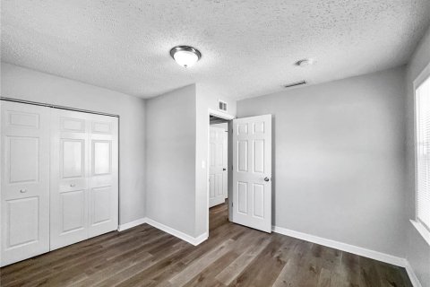Villa ou maison à louer à Tampa, Floride: 3 chambres, 83.61 m2 № 2425799 - photo 11