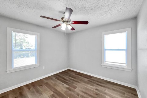 Villa ou maison à louer à Tampa, Floride: 3 chambres, 83.61 m2 № 2425799 - photo 9
