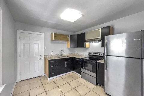 Villa ou maison à louer à Tampa, Floride: 3 chambres, 83.61 m2 № 2425799 - photo 3