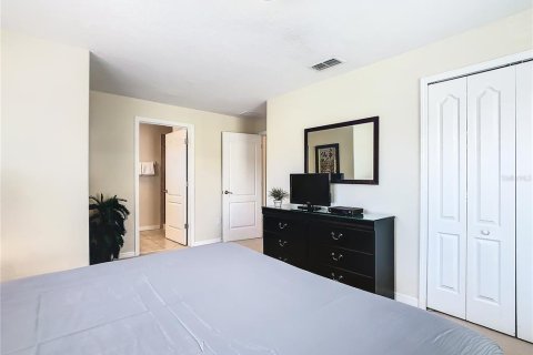 Adosado en venta en Kissimmee, Florida, 5 dormitorios, 188.03 m2 № 1383704 - foto 12