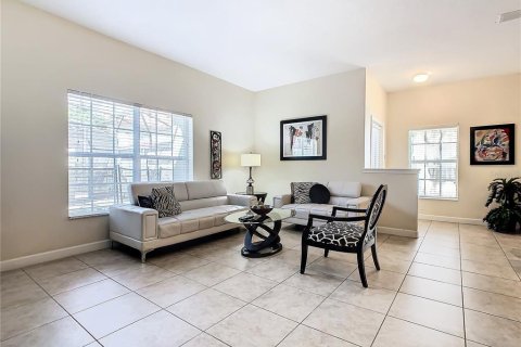 Adosado en venta en Kissimmee, Florida, 5 dormitorios, 188.03 m2 № 1383704 - foto 8