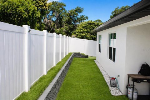 House in Davenport, Florida 4 bedrooms, 166.85 sq.m. № 2092592 - photo 25
