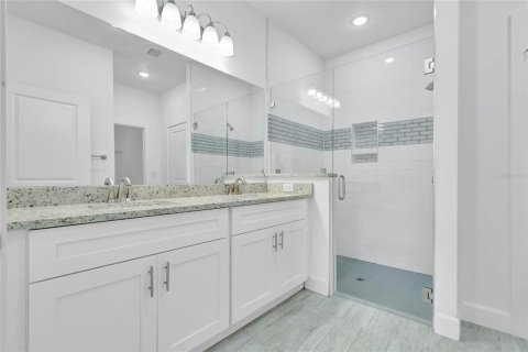 House in Davenport, Florida 4 bedrooms, 166.85 sq.m. № 2092592 - photo 15