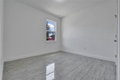 House in Davenport, Florida 4 bedrooms, 166.85 sq.m. № 2092592 - photo 16