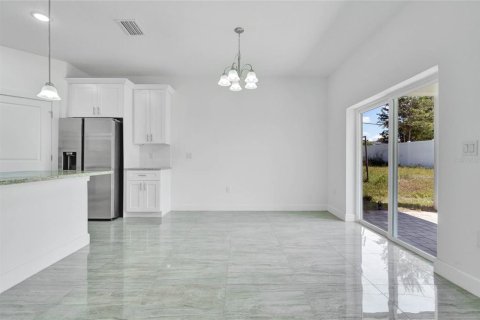 House in Davenport, Florida 4 bedrooms, 166.85 sq.m. № 2092592 - photo 8