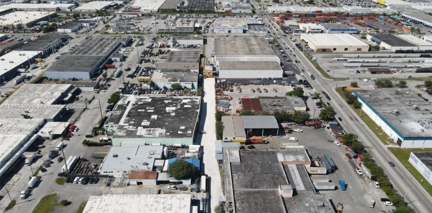 Propiedad comercial en Miami, Florida № 833170