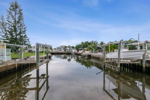 Villa ou maison à vendre à Palm Harbor, Floride: 3 chambres, 180.88 m2 № 2407064 - photo 10
