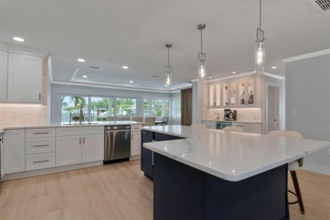 Villa ou maison à vendre à Palm Harbor, Floride: 3 chambres, 180.88 m2 № 2407064 - photo 13