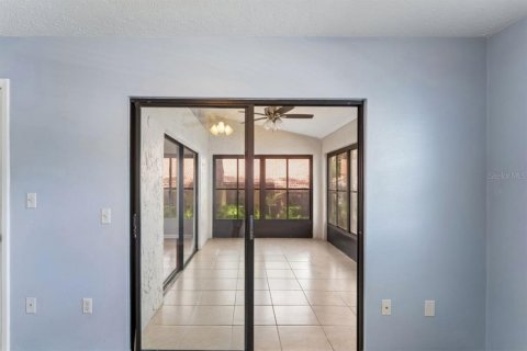 Copropriété à louer à Port Richey, Floride: 2 chambres, 104.98 m2 № 2383904 - photo 19