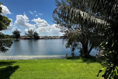 Copropriété à louer à Hialeah, Floride: 2 chambres, 71.53 m2 № 2244046 - photo 6