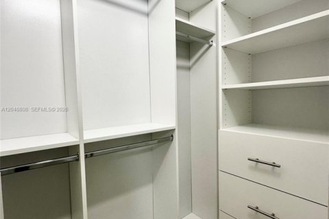 Copropriété à louer à Hialeah, Floride: 2 chambres, 71.53 m2 № 2244046 - photo 15