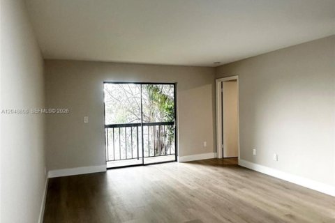 Copropriété à louer à Hialeah, Floride: 2 chambres, 71.53 m2 № 2244046 - photo 5
