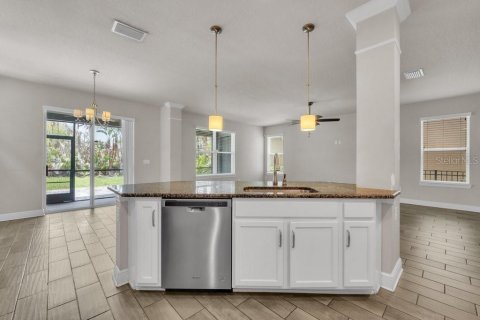 Casa en venta en Fish Hawk, Florida, 4 dormitorios, 244.15 m2 № 2200450 - foto 15