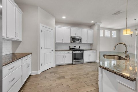 Casa en venta en Fish Hawk, Florida, 4 dormitorios, 244.15 m2 № 2200450 - foto 14