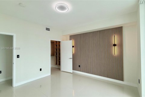 Condominio en alquiler en Miami, Florida, 1 dormitorio, 65.68 m2 № 2153919 - foto 7