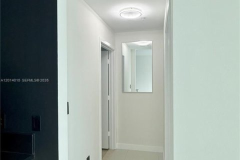 Condominio en alquiler en Miami, Florida, 1 dormitorio, 65.68 m2 № 2153919 - foto 5