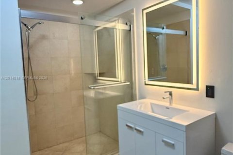 Condominio en alquiler en Miami, Florida, 1 dormitorio, 65.68 m2 № 2153919 - foto 10