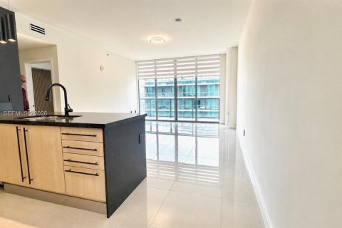 Condominio en alquiler en Miami, Florida, 1 dormitorio, 65.68 m2 № 2153919 - foto 4